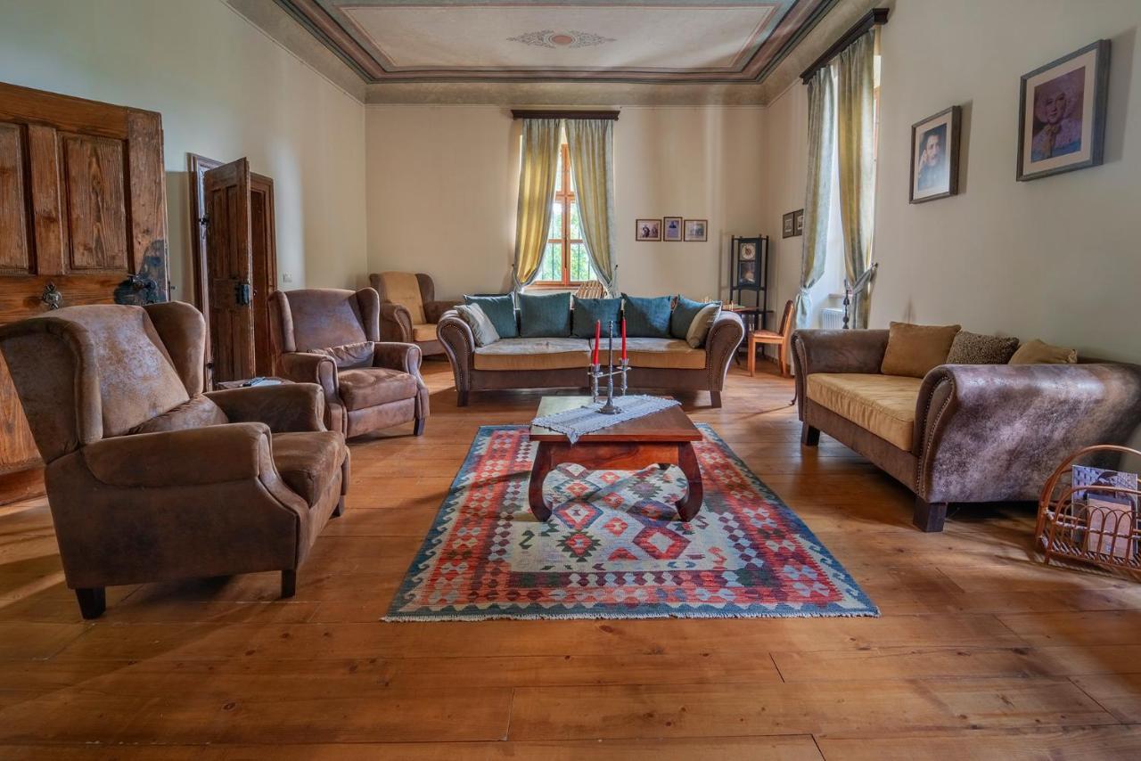 Conacul Gaal Kuria Hotel Dalnic Buitenkant foto